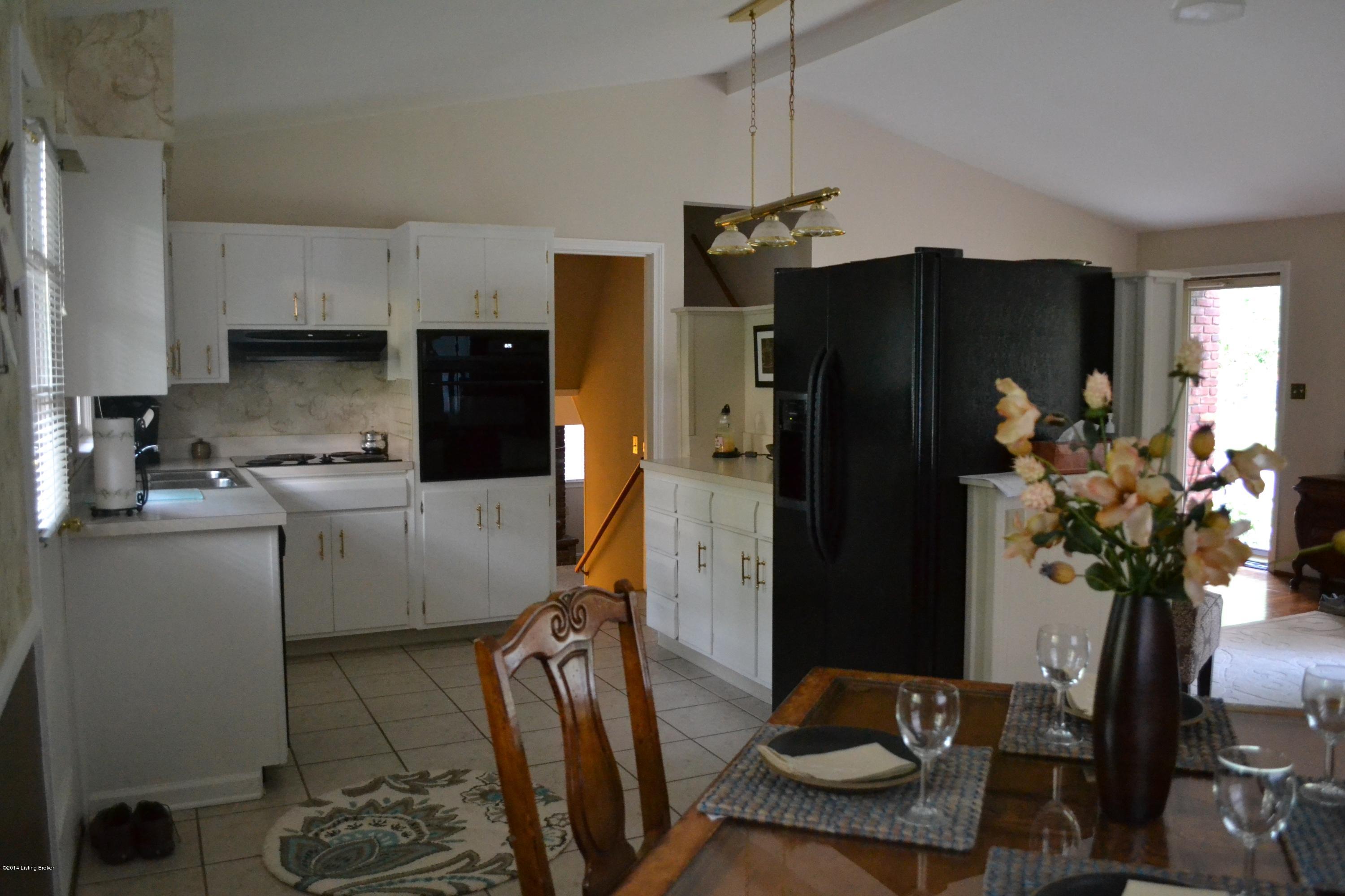 2907 Sheldon Road Louisville, KY 40218 - Photo 6 of 22 DSC_0270