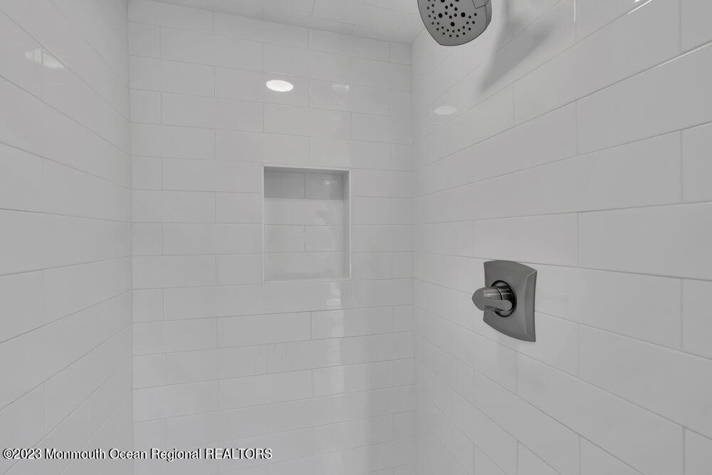 35 Pilgrim Way Colts Neck, NJ 07722 - Photo 34 of 44 050_dsc02771