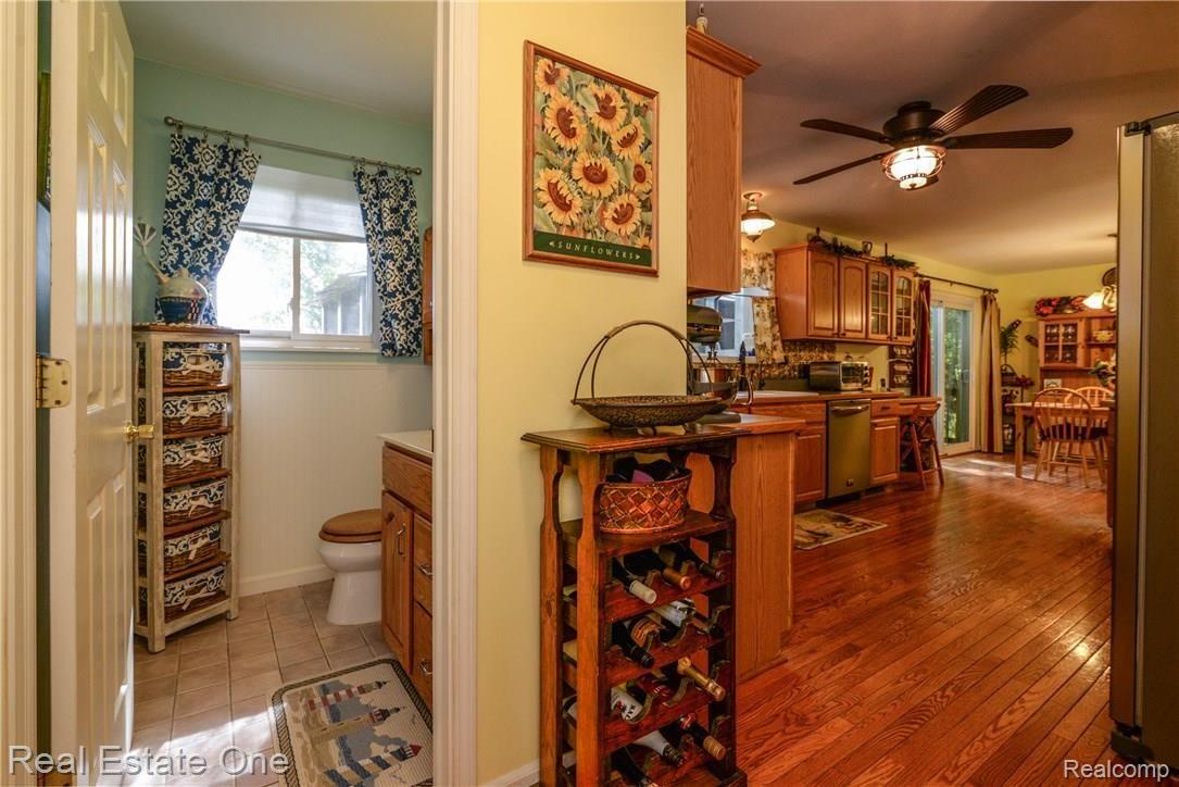 3859 West Schafer Road Pinckney, MI 48169 - Photo 20 of 60 KITCHEN 7.jpg