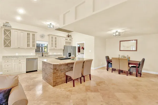 $3,150 | 50 Lazy Lane, Kemah, TX 77565