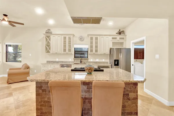$3,150 | 50 Lazy Lane, Kemah, TX 77565