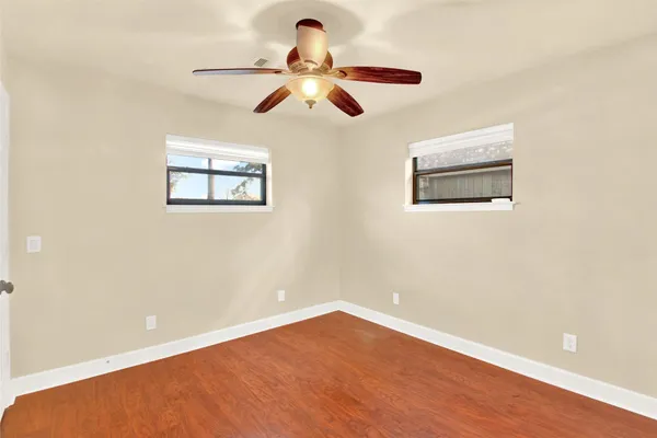 $3,150 | 50 Lazy Lane, Kemah, TX 77565