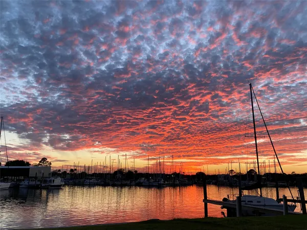 $3,150 | 50 Lazy Lane, Kemah, TX 77565