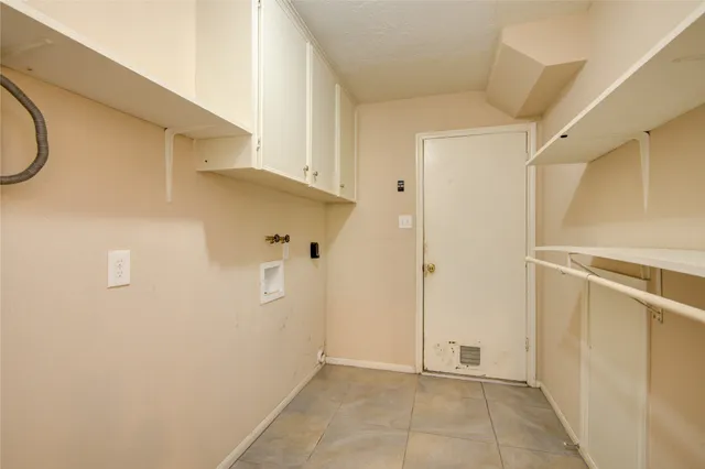 $2,600 | 14211 Ella Lee Lane, Houston, TX 77077