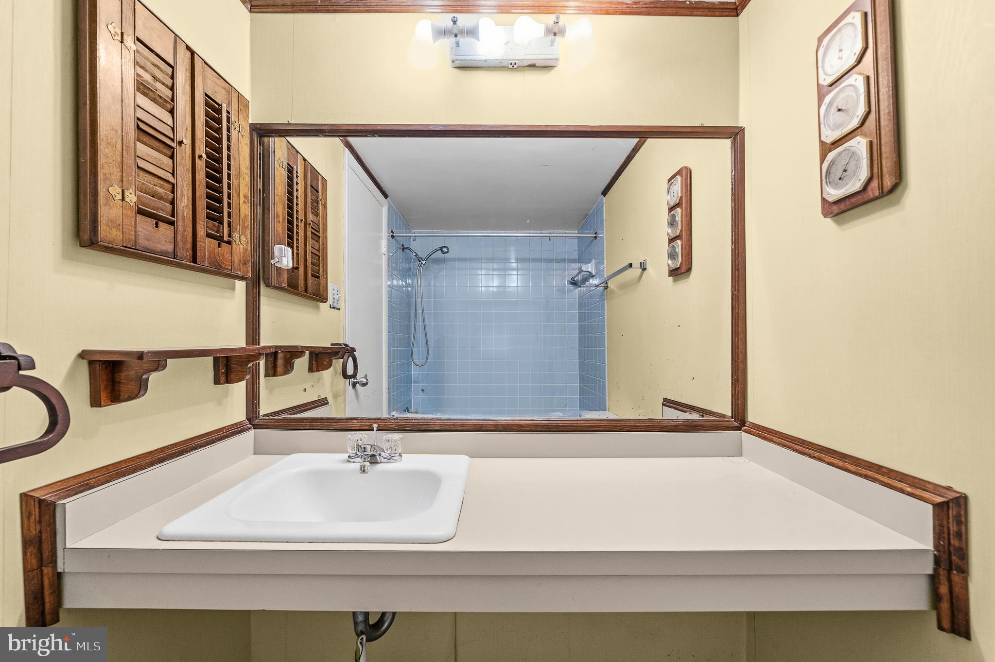 2305 Greenery Lane, Unit T23 Silver Spring, MD 20906 - Photo 17 of 40 a bathroom with a bathtub and a sink