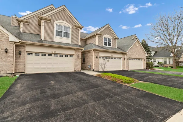 $2,800 | 1263 Tamarack Drive, Bartlett, IL 60103