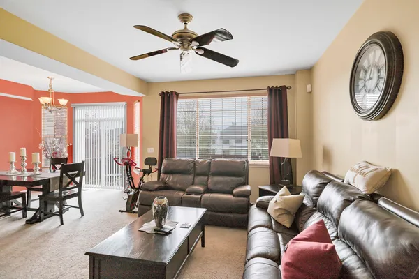 $2,800 | 1263 Tamarack Drive, Bartlett, IL 60103