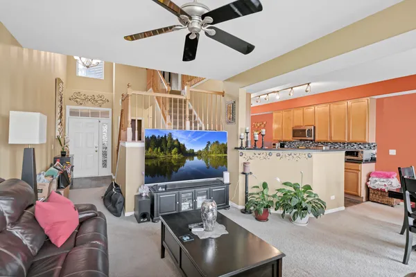$2,800 | 1263 Tamarack Drive, Bartlett, IL 60103