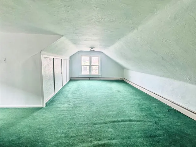 a view of empty room with window