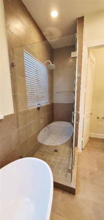 2980 Alice Street Houston, TX 77054 - Photo 15 of 20 a bathroom with a tub