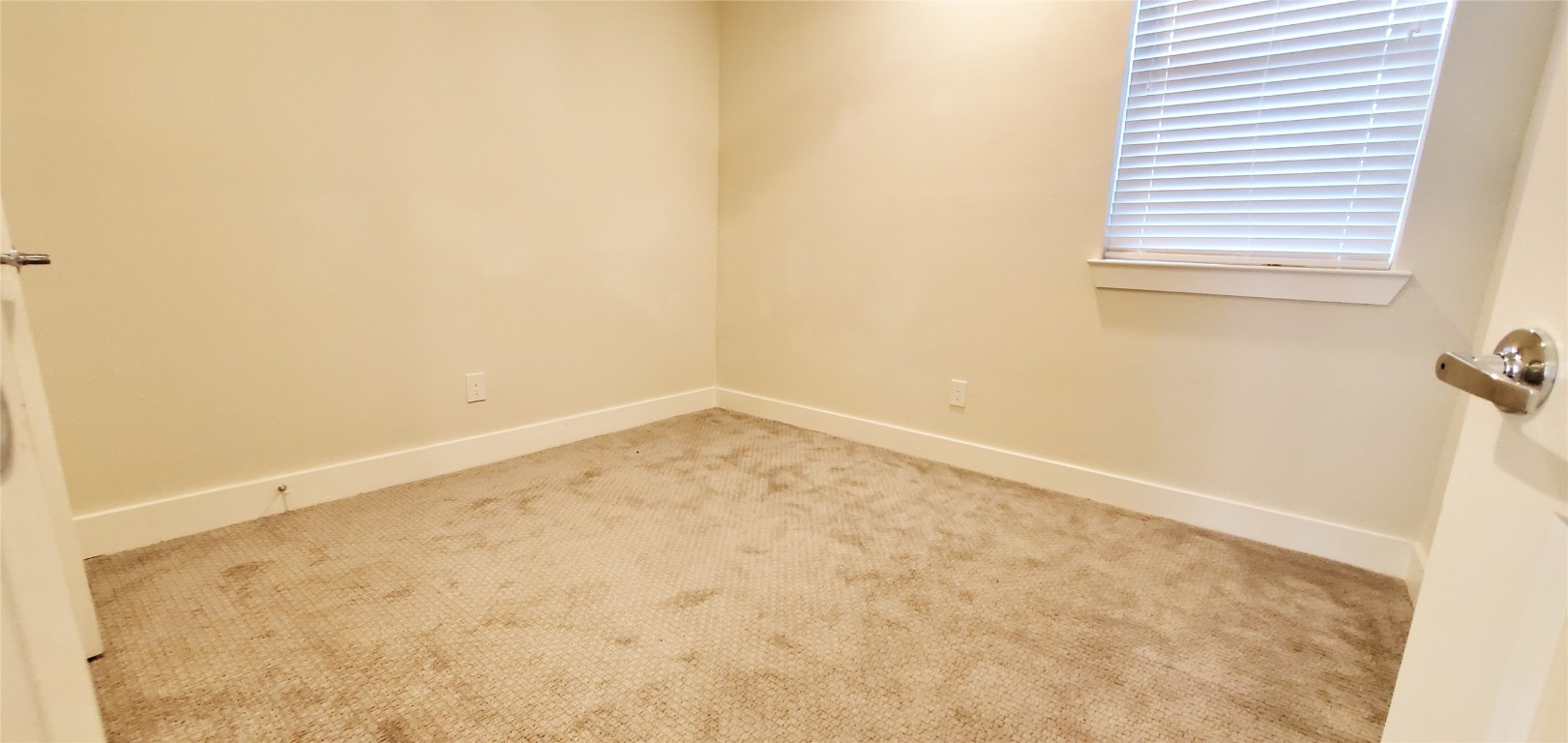 2980 Alice Street Houston, TX 77054 - Photo 17 of 20 an empty room with a window