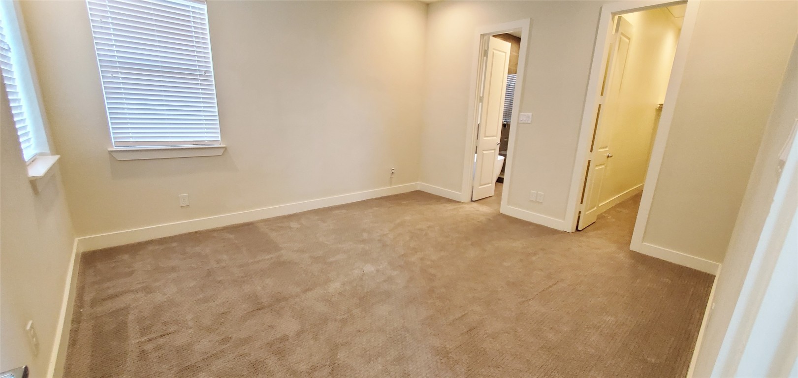 2980 Alice Street Houston, TX 77054 - Photo 10 of 20 an empty room with windows