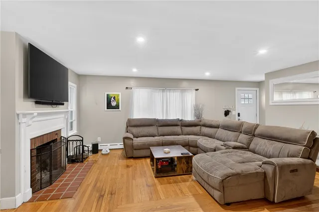 $425,000 | 110 Panto Road, Warwick, RI 02886