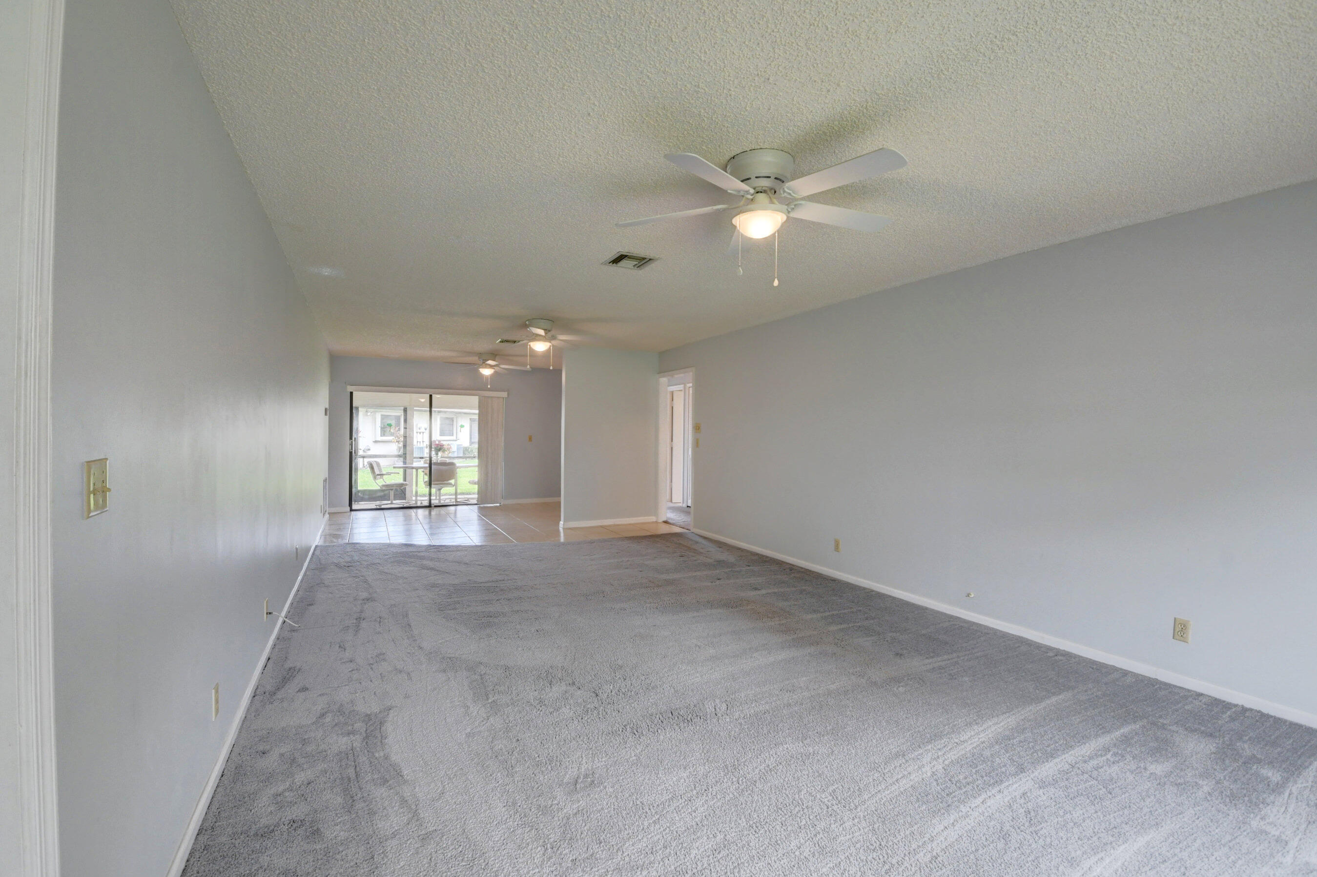 4878 Equestrian Road, Unit B Boynton Beach, FL 33436 - Photo 10 of 23 Living Room