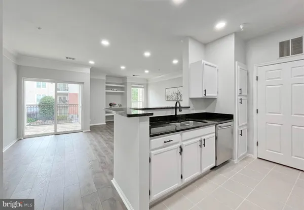 $379,000 | 1600 Spring Gate Dr., Unit 2211, McLean, VA 22102