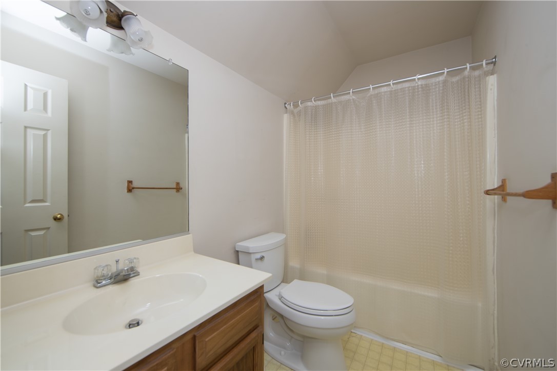 5618 Chatmoss Road Midlothian, VA 23112 - Photo 21 of 25 a bathroom with a sink a toilet and shower