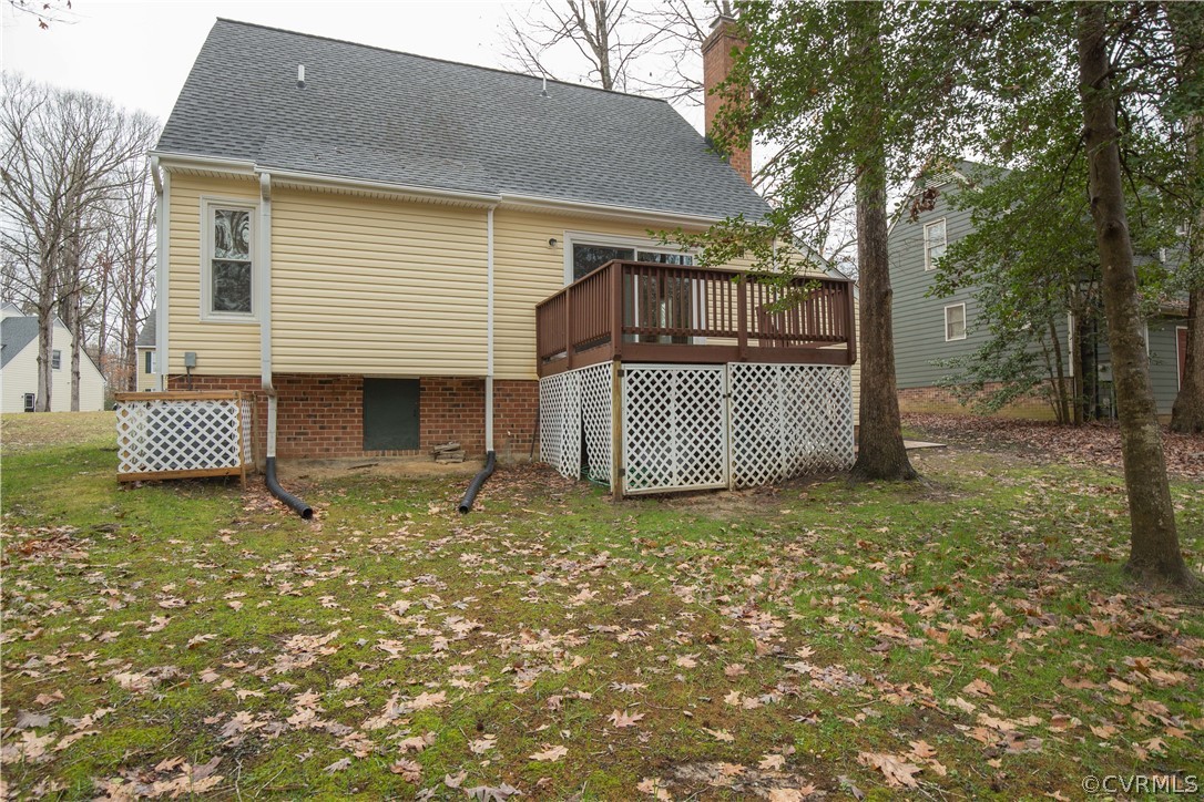 5618 Chatmoss Road Midlothian, VA 23112 - Photo 25 of 25 a view of a house with a yard and a large tree