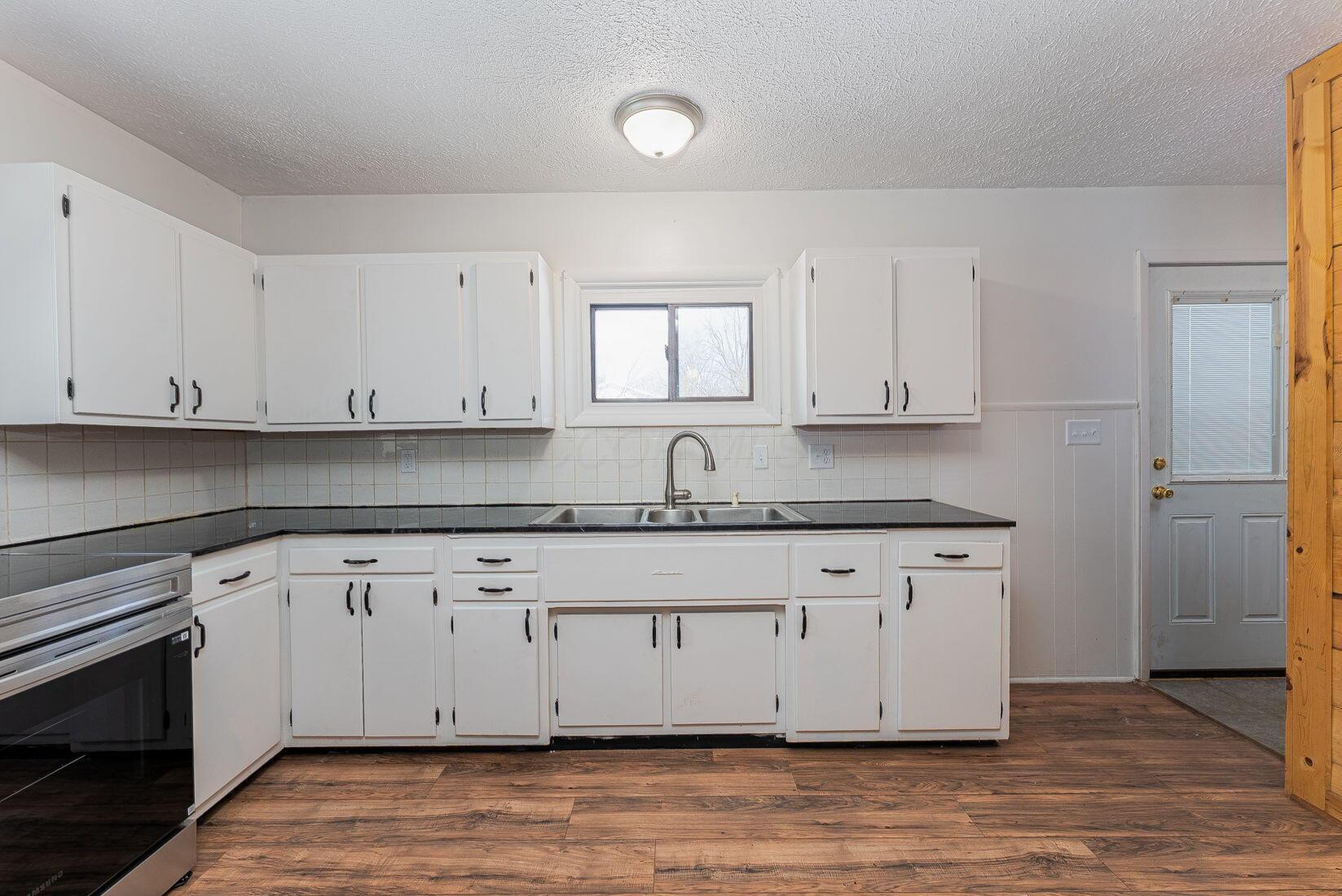 4776 Crocker Road Columbus, OH 43232 - Photo 5 of 31 12-web-or-mls-Sam Sias - 4776 Crocker Rd