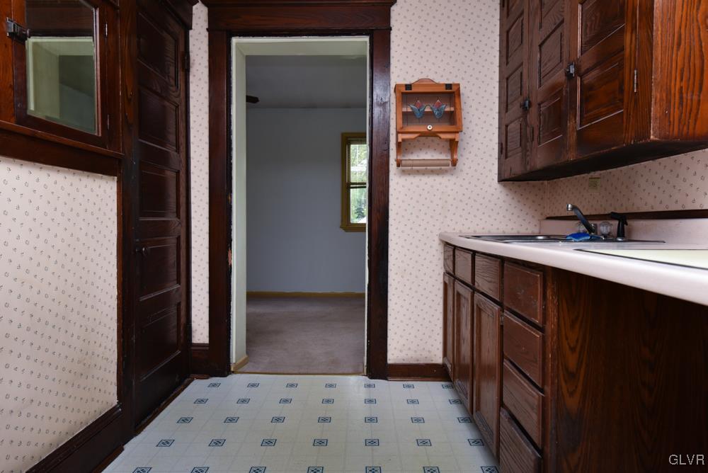 1129 Spring Street Bethlehem, PA 18018 - Photo 17 of 50 Gallery Image 17