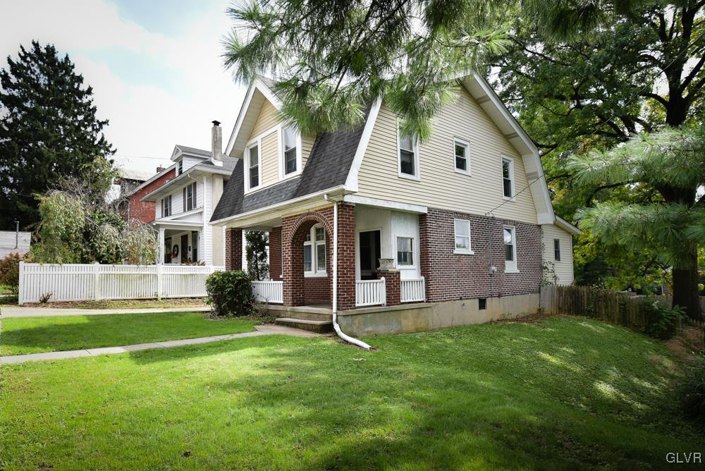 1129 Spring Street Bethlehem, PA 18018 - Photo 4 of 50 Gallery Image 4