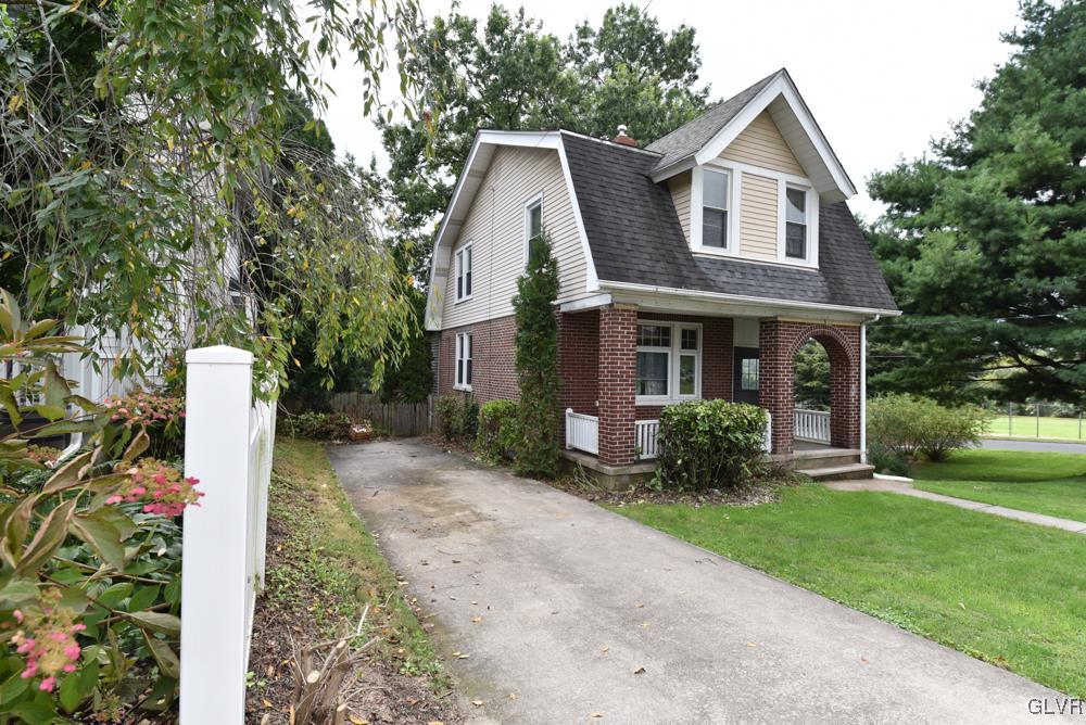 1129 Spring Street Bethlehem, PA 18018 - Photo 10 of 50 Gallery Image 10