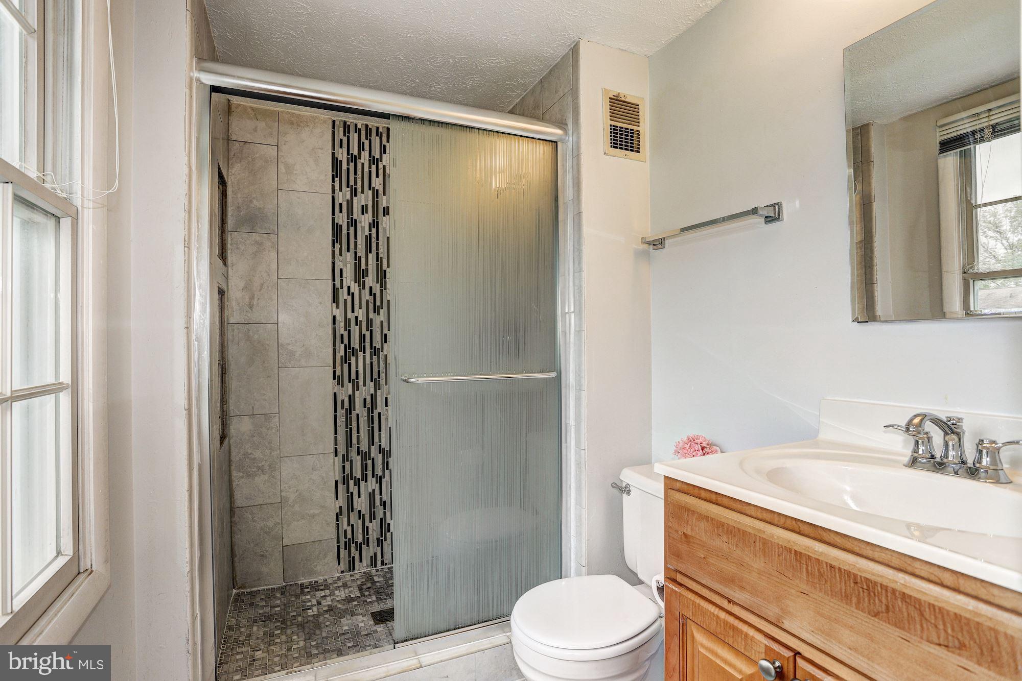 7726 Baggins Road Hanover, MD 21076 - Photo 14 of 28 Master Bath