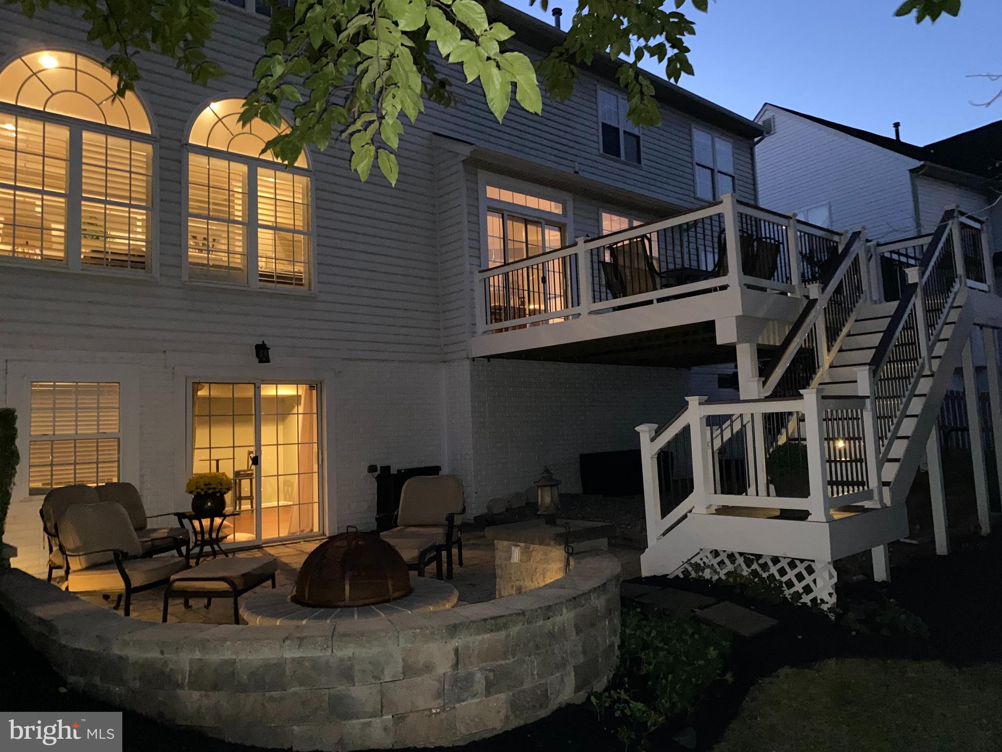 6209 Gatepost Way Elkridge, MD 21075 - Photo 70 of 74 a living room with furniture and a window