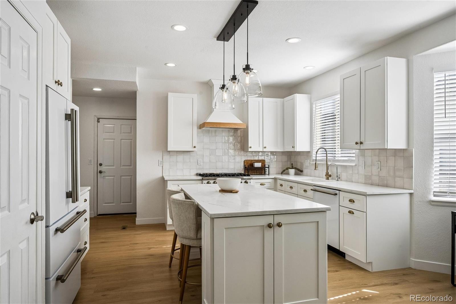 9268 Desert Willow Road Littleton, CO 80129 - Photo 10 of 39