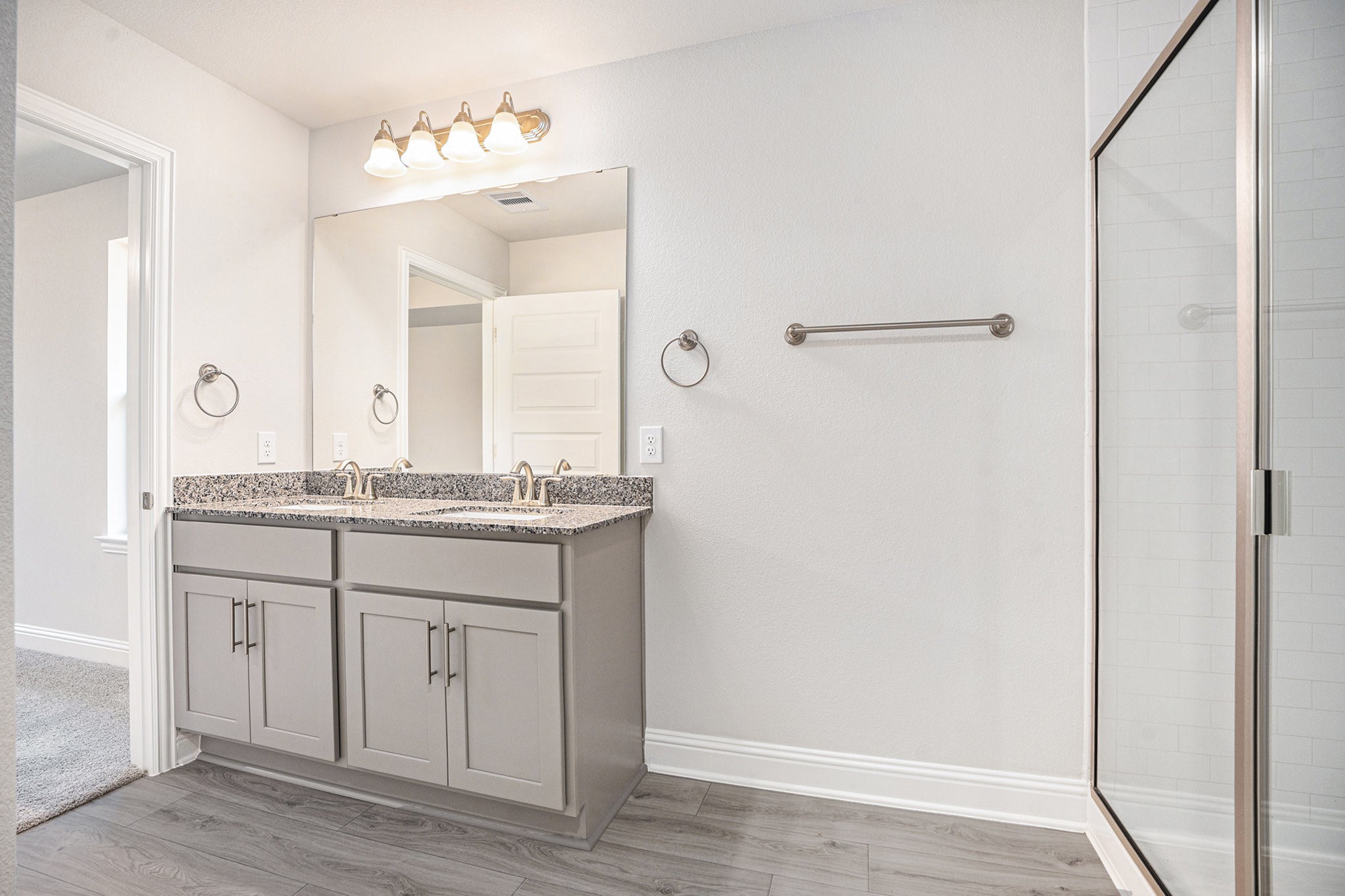 416 Bryan Way Angleton, TX 77515 - Photo 11 of 17