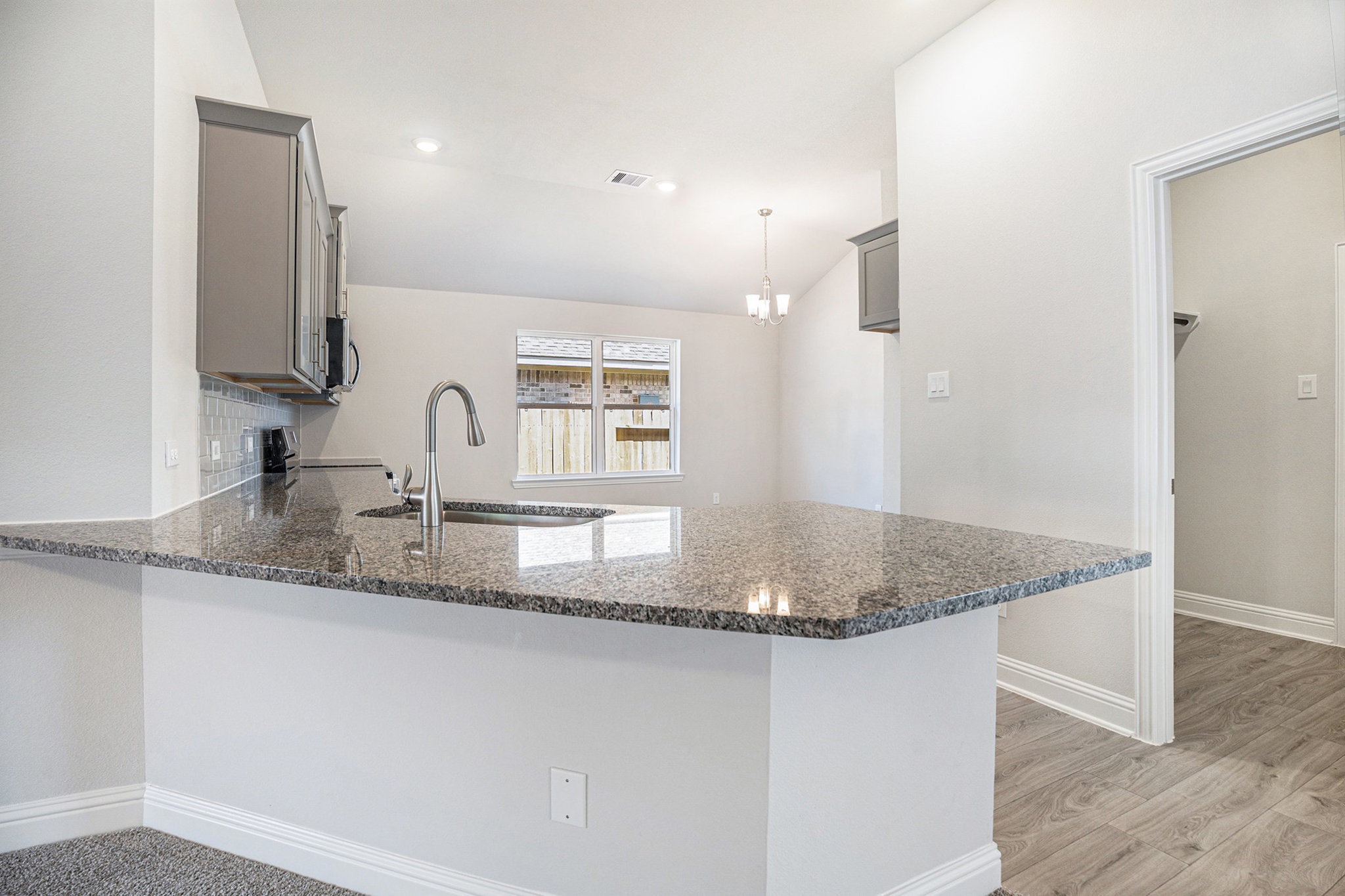 416 Bryan Way Angleton, TX 77515 - Photo 6 of 17