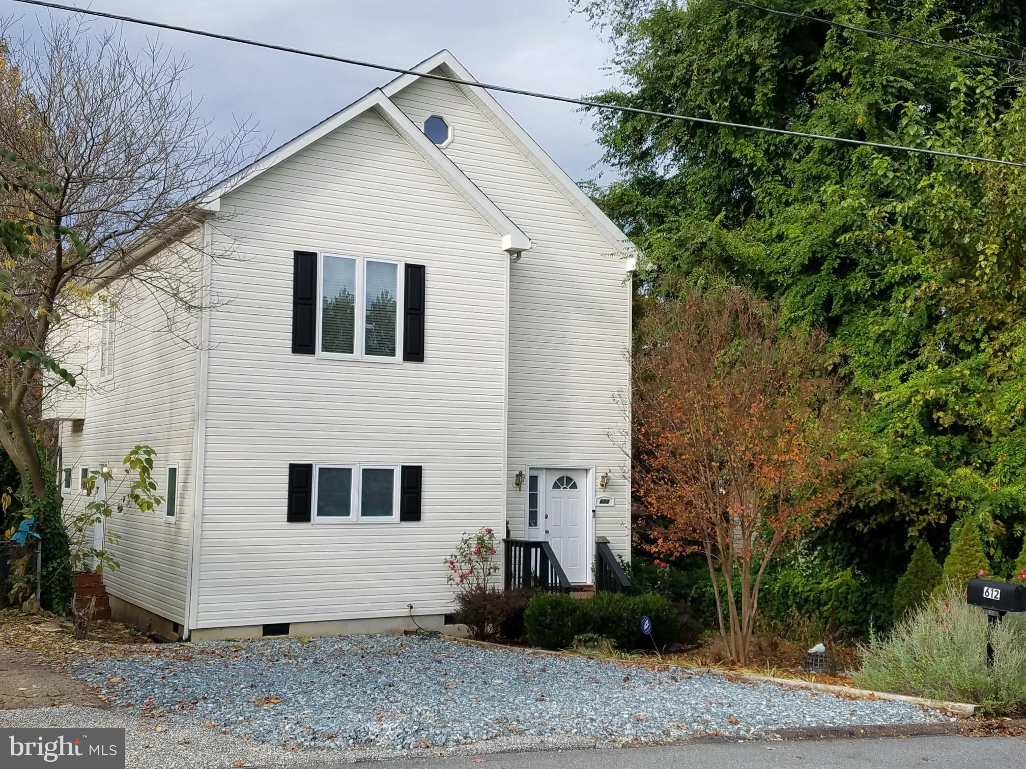 612 Londontown Road Edgewater, MD 21037 - Photo 1 of 26 Frontal with Professional Landscaping.
