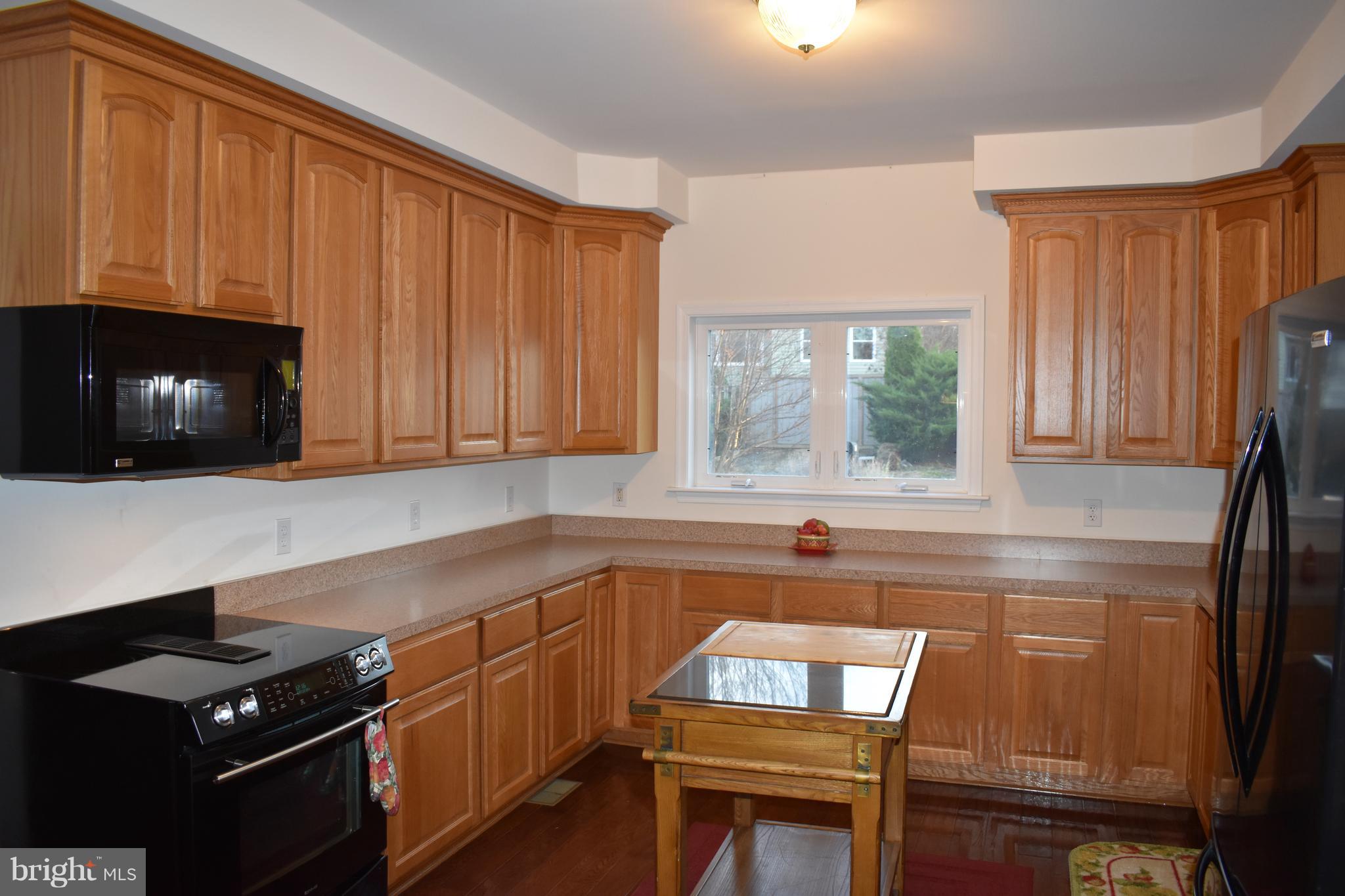 612 Londontown Road Edgewater, MD 21037 - Photo 7 of 26 Left Side of Kitchen w/Built-in Microwave & Stove