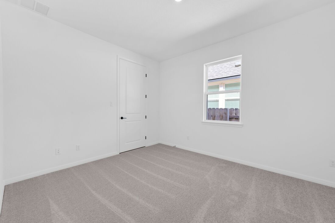 113 Wingstem Way Georgetown, TX 78633 - Photo 13 of 37 an empty room with a window