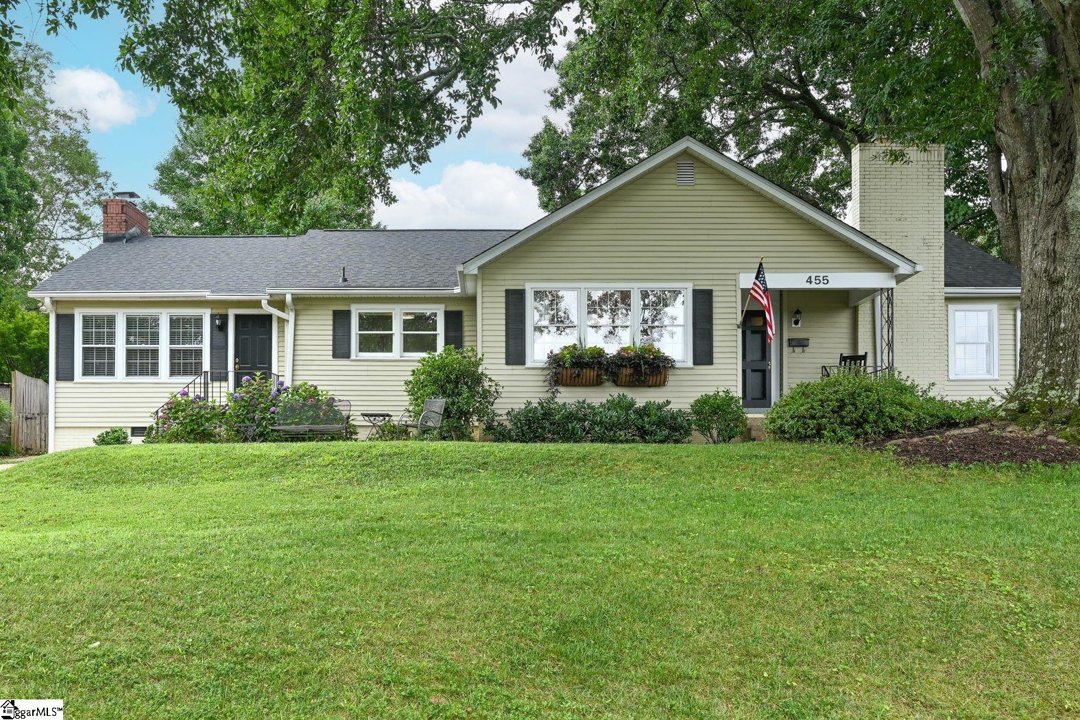 455 Longview Terrace Greenville, SC 29605 - Photo 1 of 27 Gallery Image 1