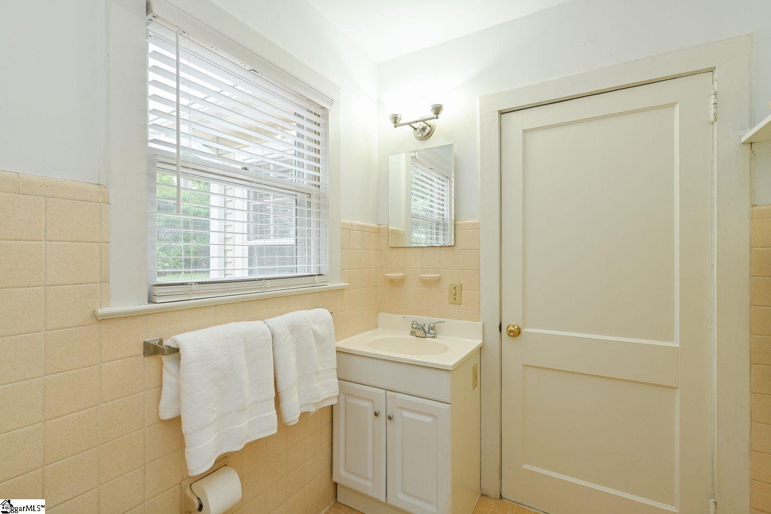 455 Longview Terrace Greenville, SC 29605 - Photo 18 of 27 Gallery Image 18
