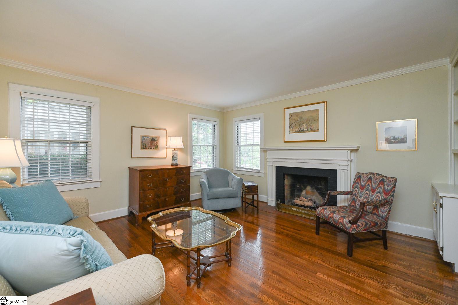 455 Longview Terrace Greenville, SC 29605 - Photo 3 of 27 Gallery Image 3