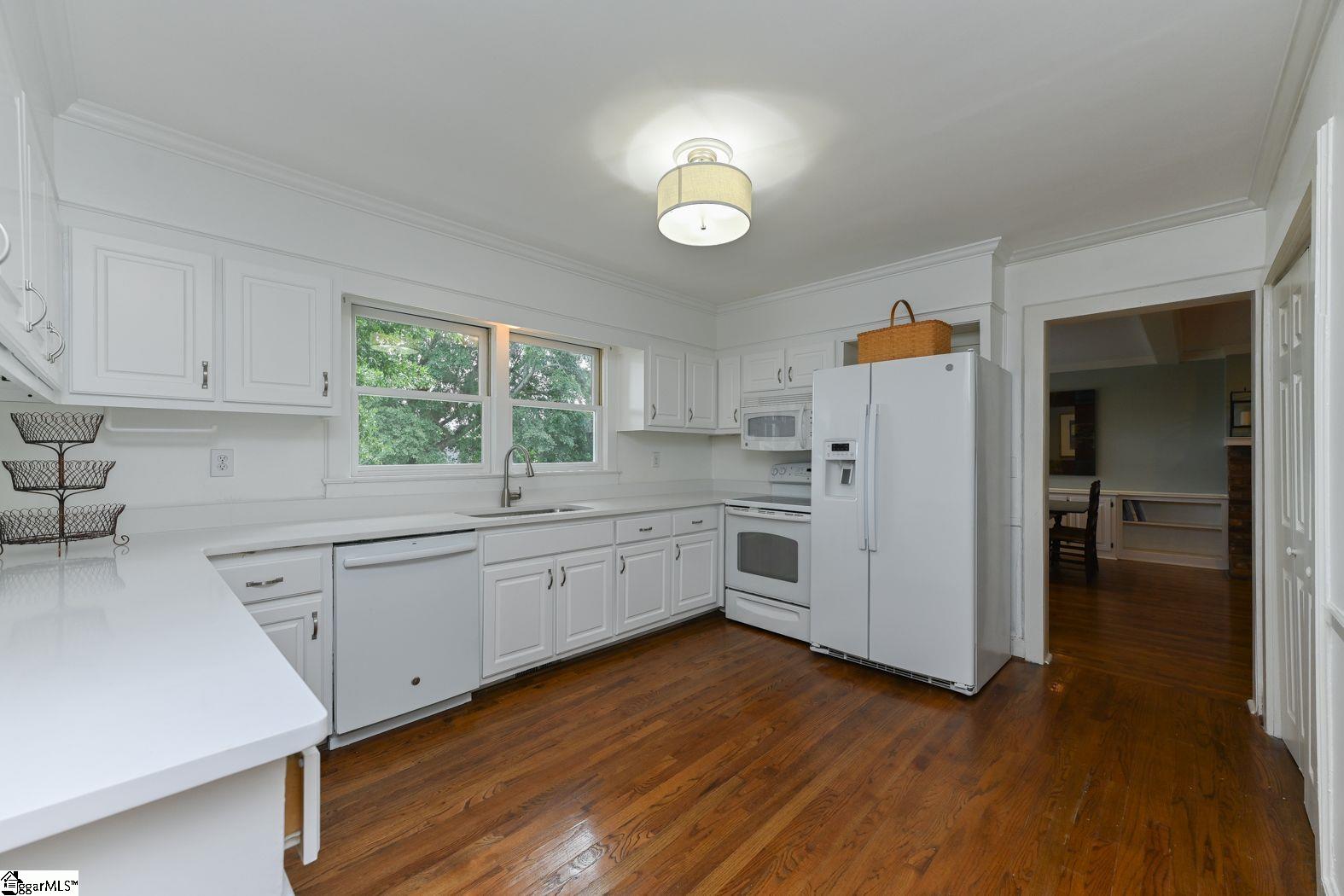 455 Longview Terrace Greenville, SC 29605 - Photo 7 of 27 Gallery Image 7