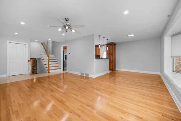 $599,900 | 865 Love Street, Elk Grove Village, IL 60007