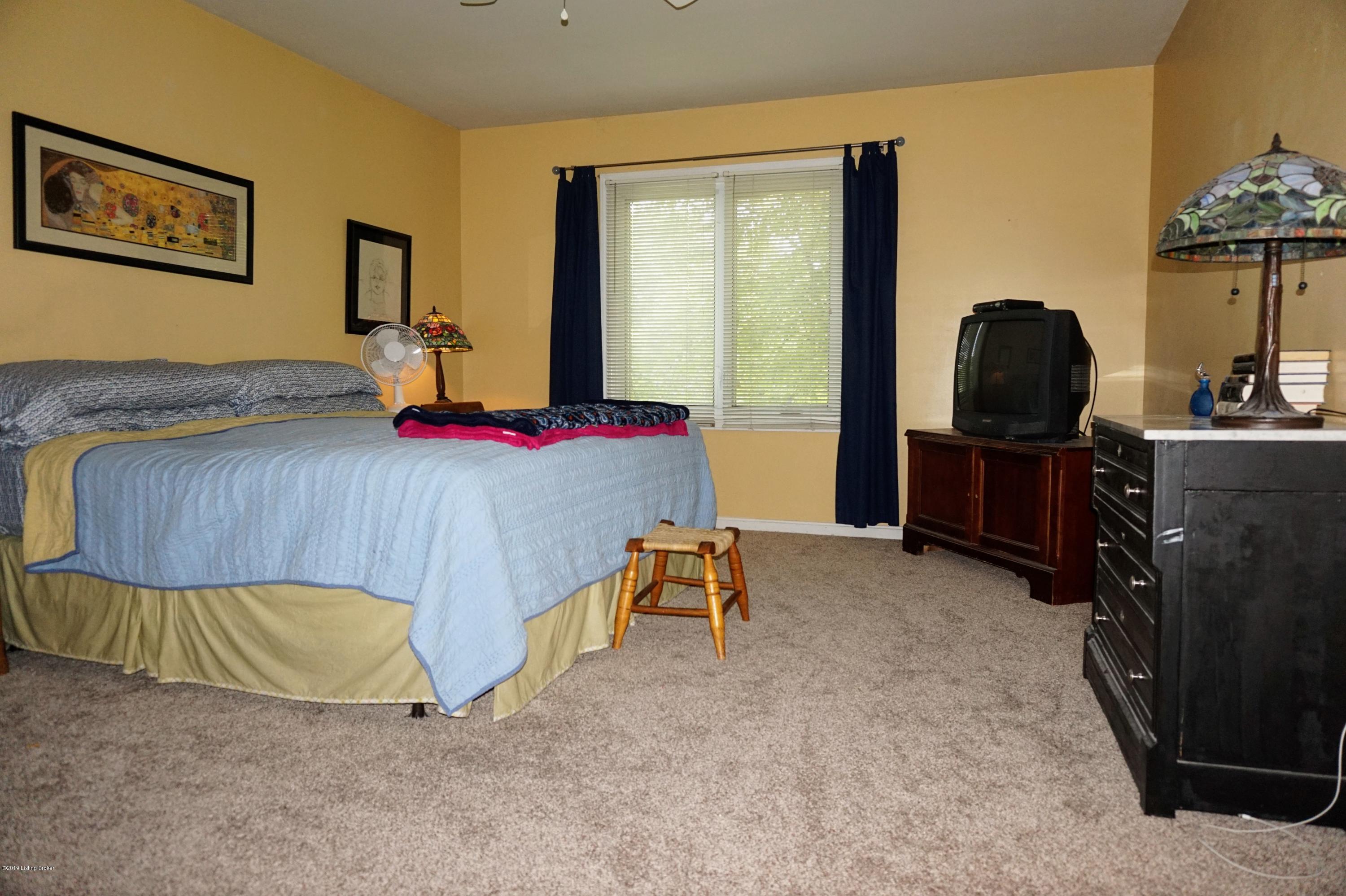 12401 Kirkham Road Louisville, KY 40299 - Photo 24 of 41 DSC09973