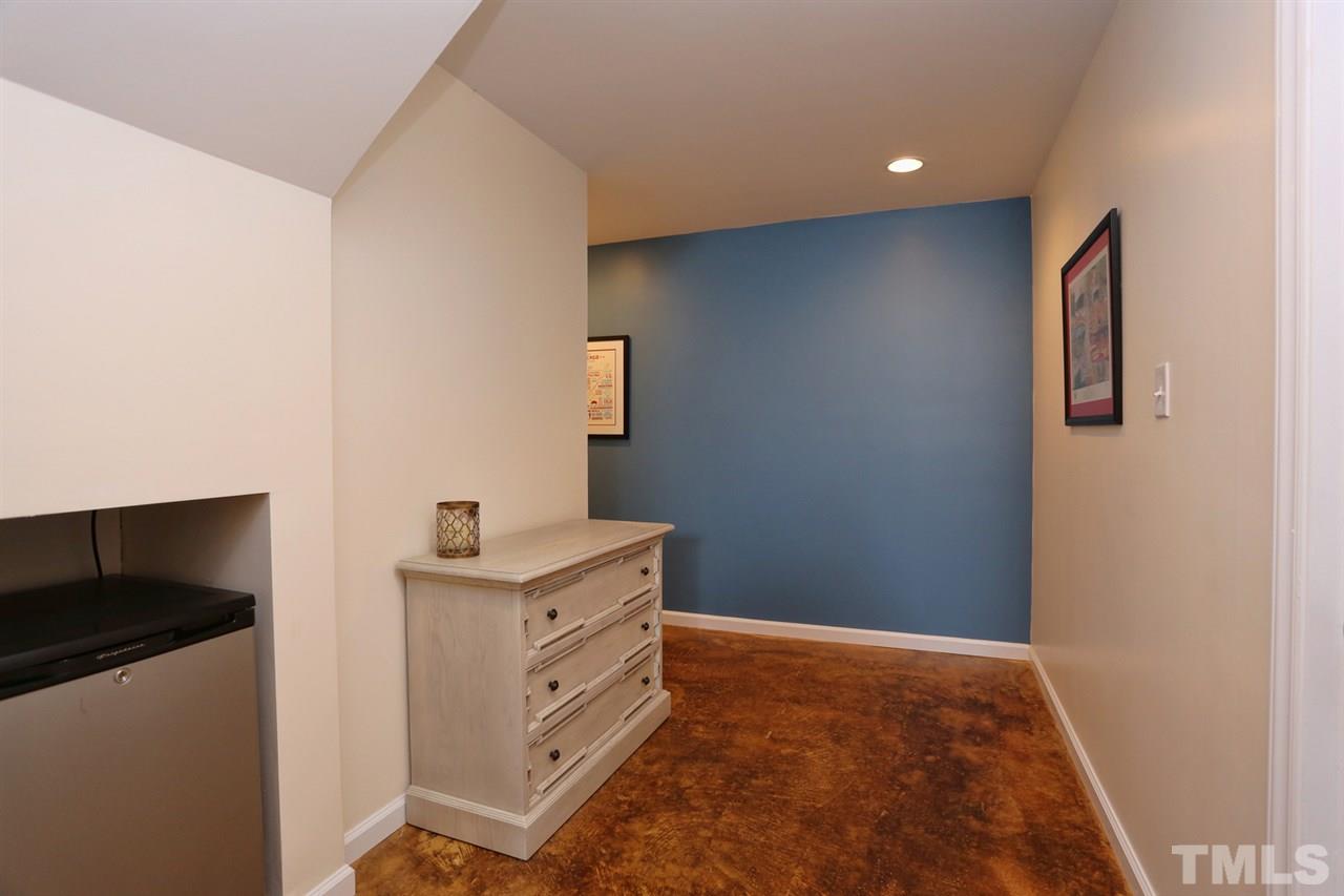 2860 Wycliff Road Raleigh, NC 27607 - Photo 17 of 25 a view of a livingroom with furniture
