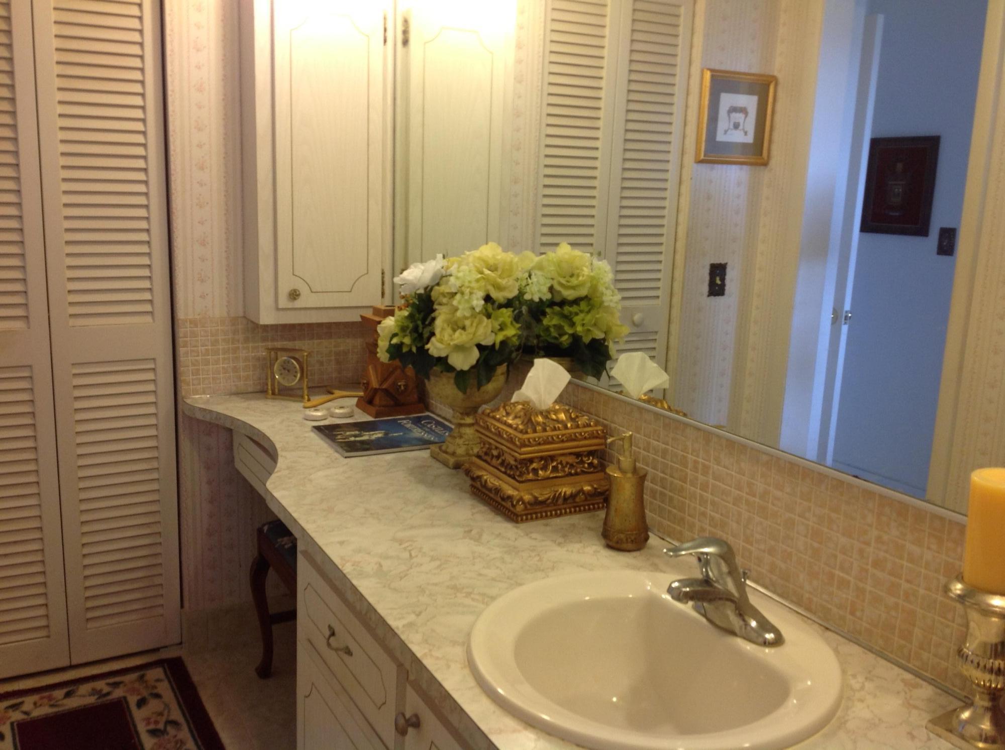 10 Southeast 13th Street, Unit D1 Boca Raton, FL 33432 - Photo 12 of 21 MASTER BATH