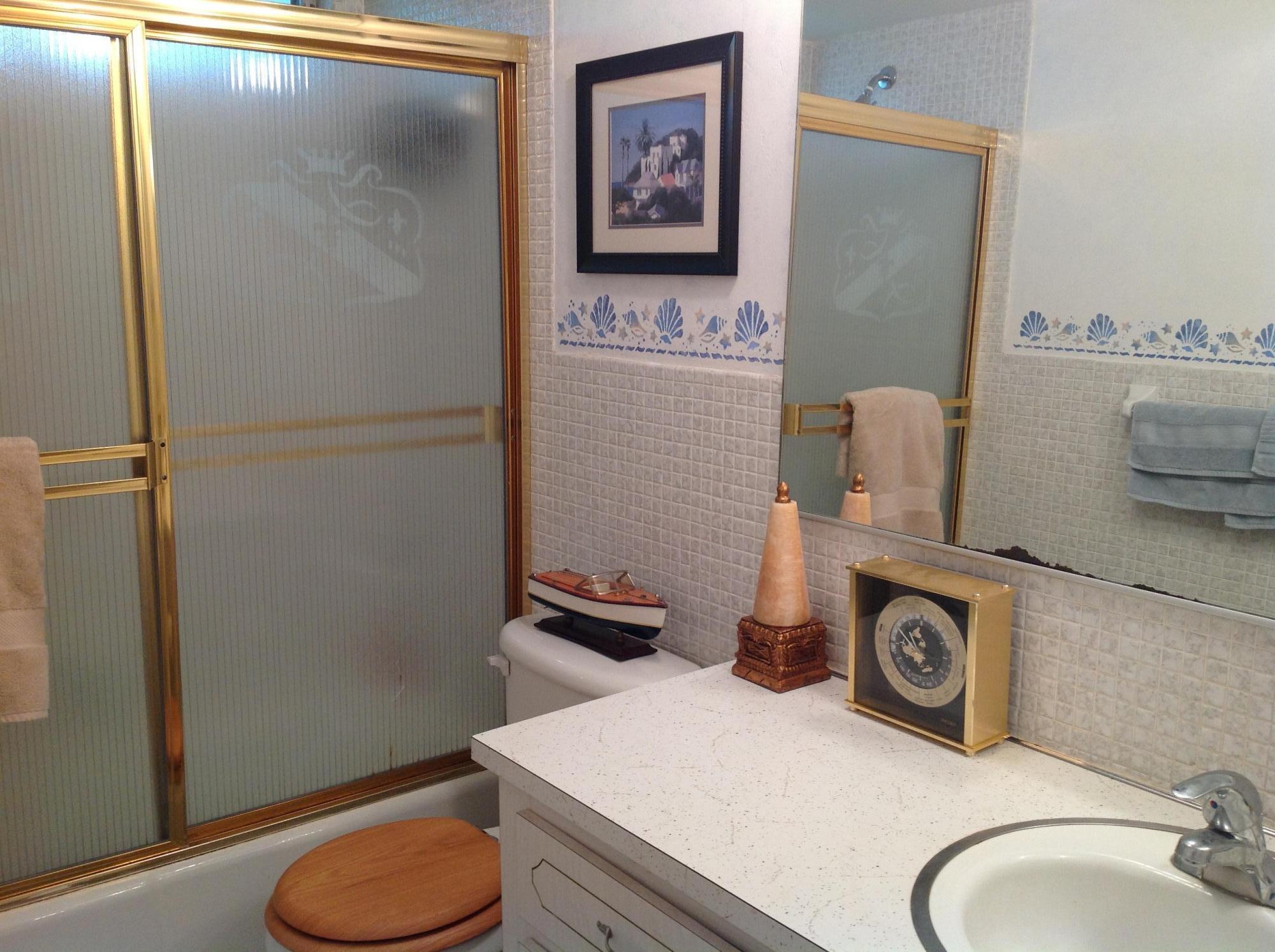 10 Southeast 13th Street, Unit D1 Boca Raton, FL 33432 - Photo 15 of 21 GUEST BATH