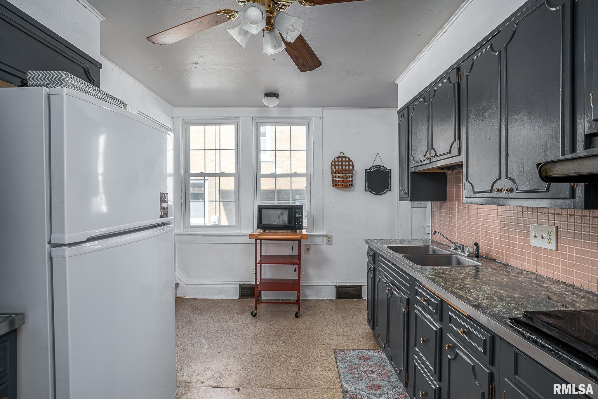 1029 20th Street Rock Island, IL 61201 - Photo 8 of 16