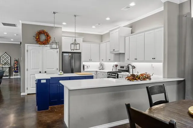 $385,500 | 2400 Park Place, Corsicana, TX 75110