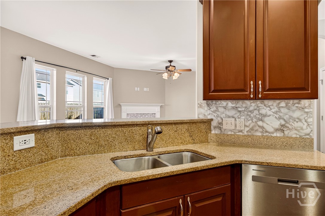 120 Pine View Crossing Pooler, GA 31322 - Photo 19 of 37 Kitchen