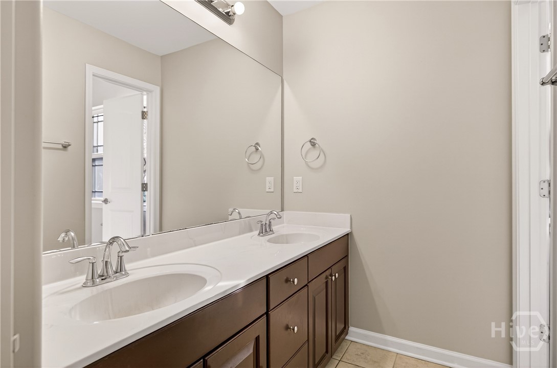 120 Pine View Crossing Pooler, GA 31322 - Photo 29 of 37 Guest Bathroom