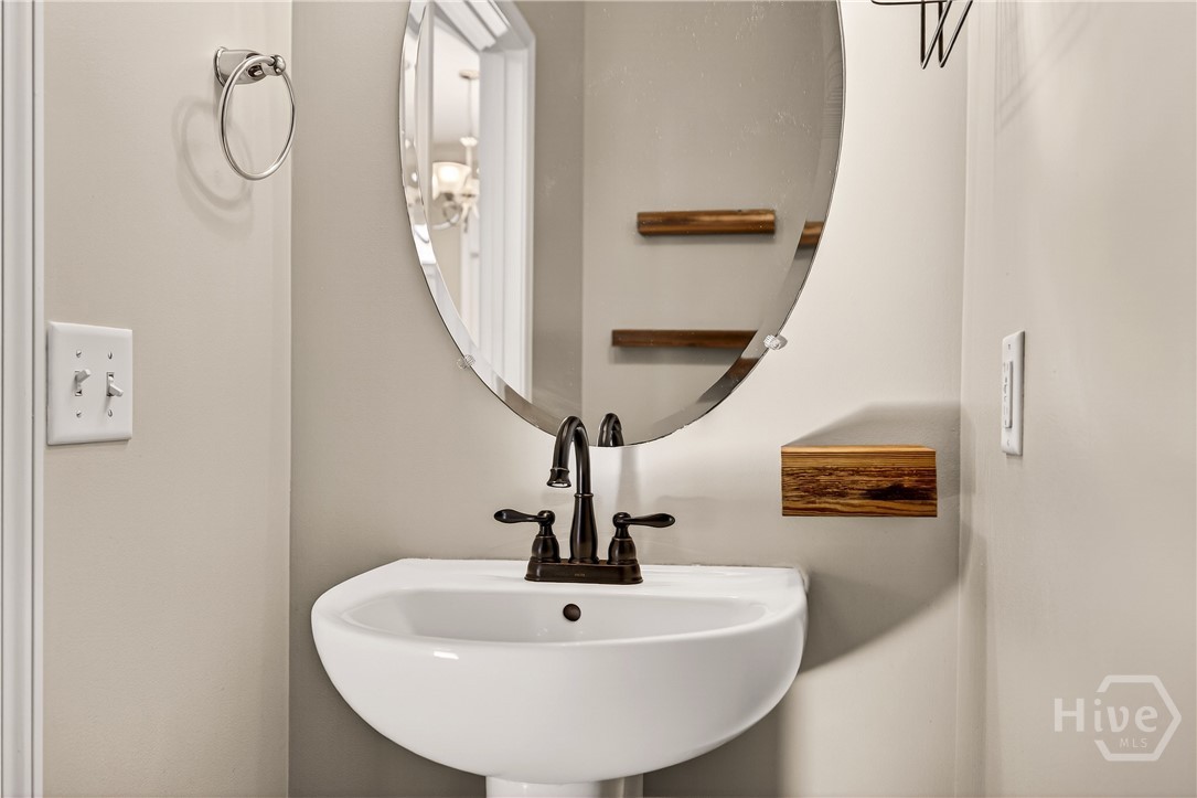 120 Pine View Crossing Pooler, GA 31322 - Photo 9 of 37 Powder Room