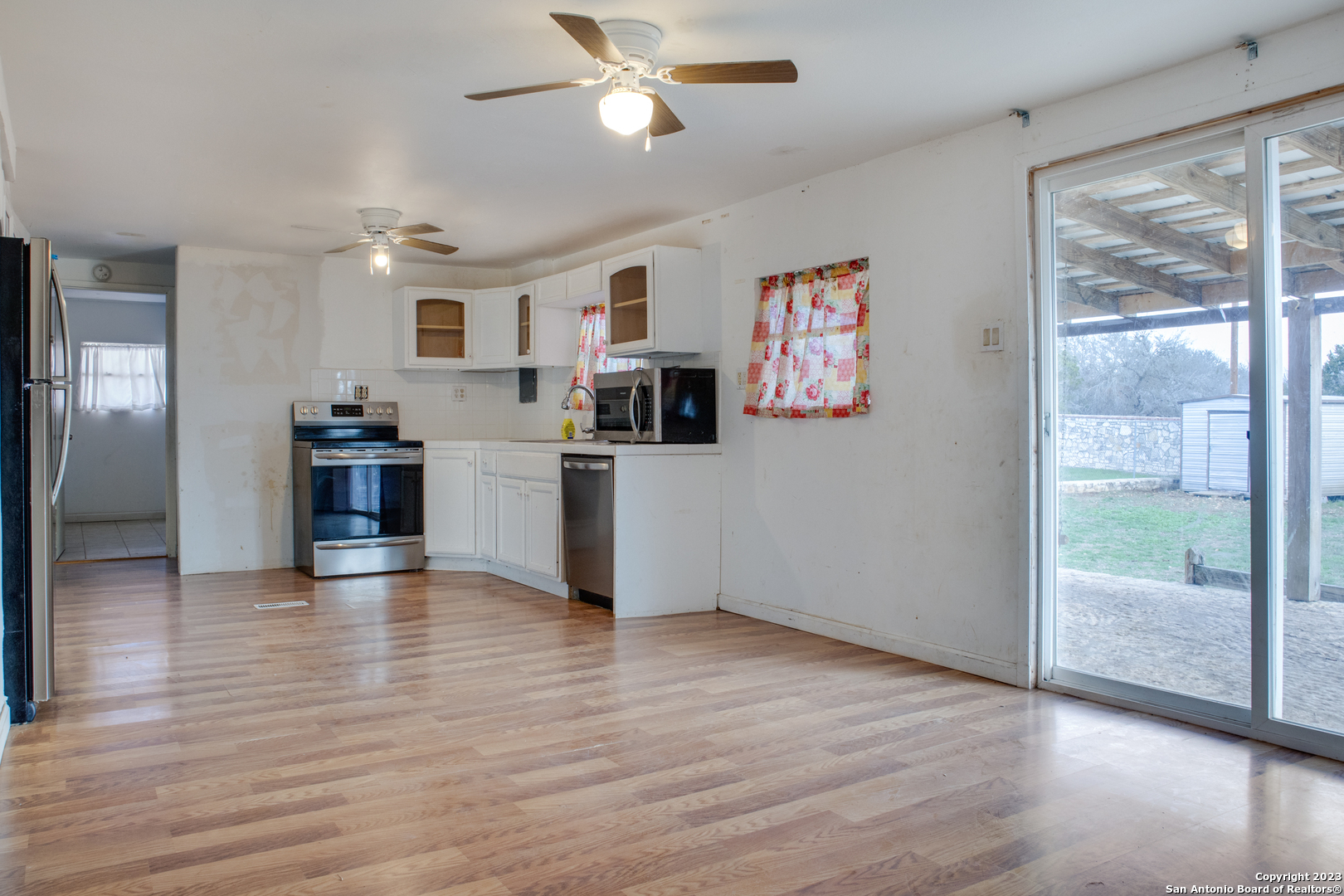 741 Julia Drive Comfort, TX 78013 - Photo 3 of 13