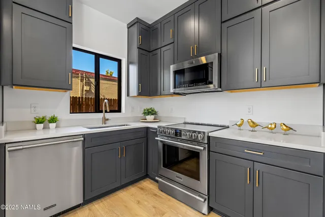 $598,000 | 302 West Oak Avenue, Unit 10, Flagstaff, AZ 86001