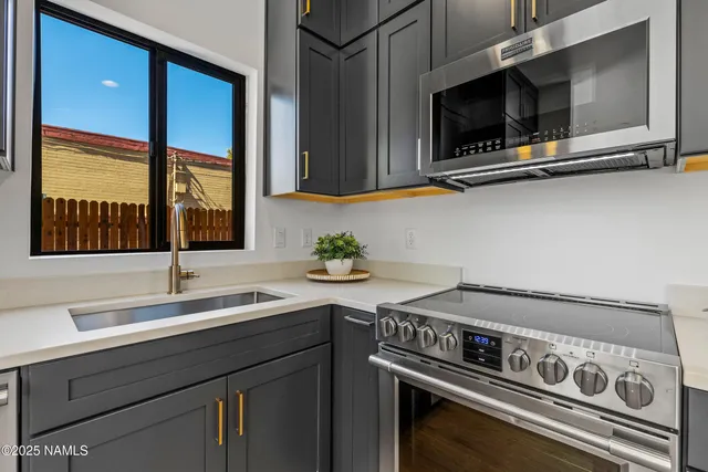 $598,000 | 302 West Oak Avenue, Unit 10, Flagstaff, AZ 86001